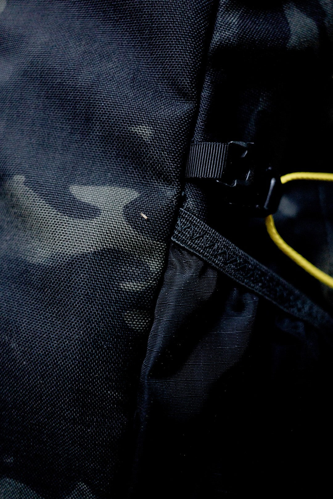 16L-Everyday-Carry-Backpack-Multicam-Black-Closeup
